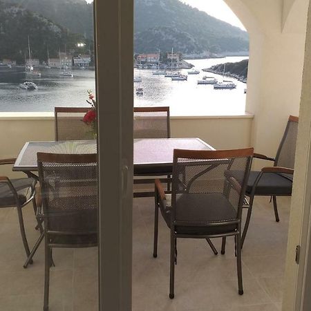 Apartment Zaklopatica Lastovo Exterior photo