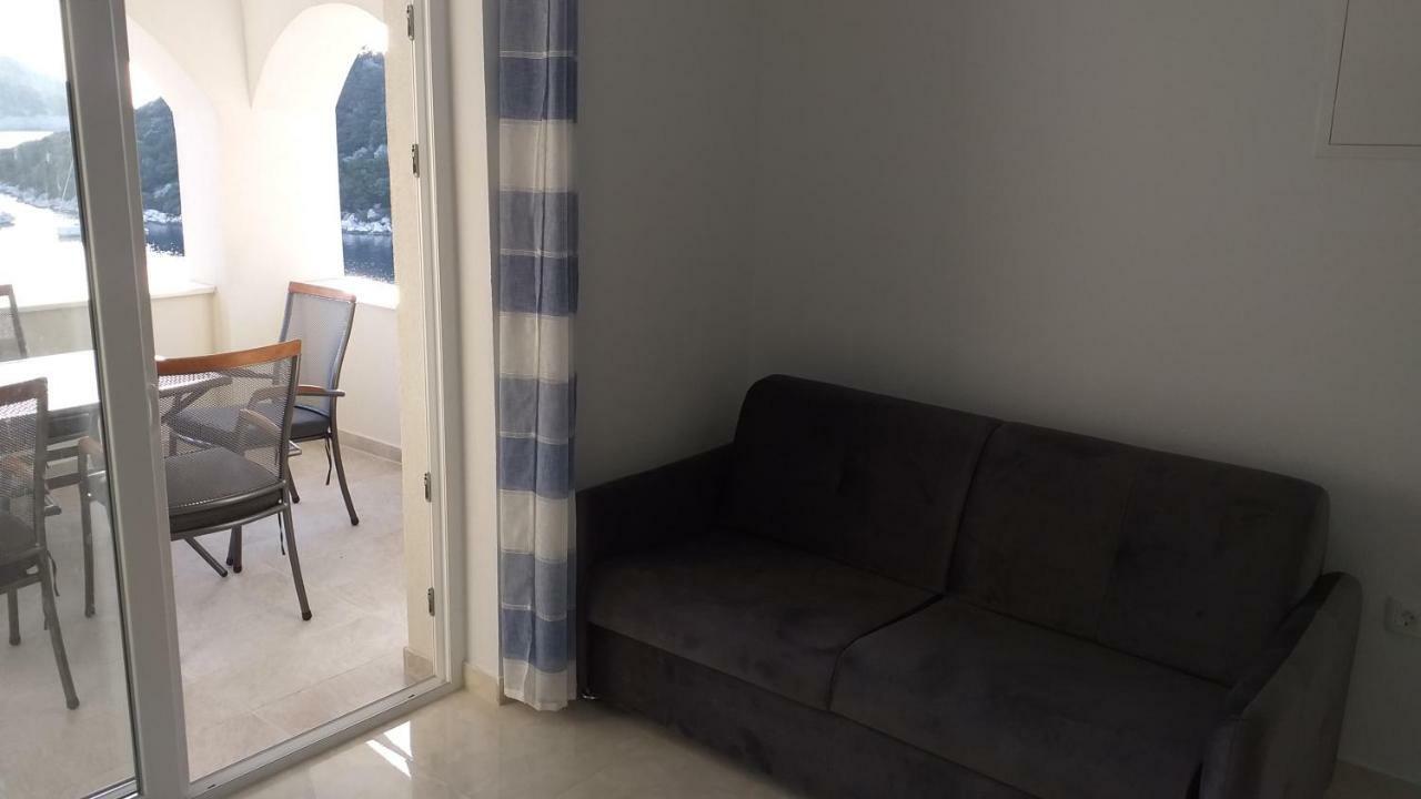 Apartment Zaklopatica Lastovo Exterior photo
