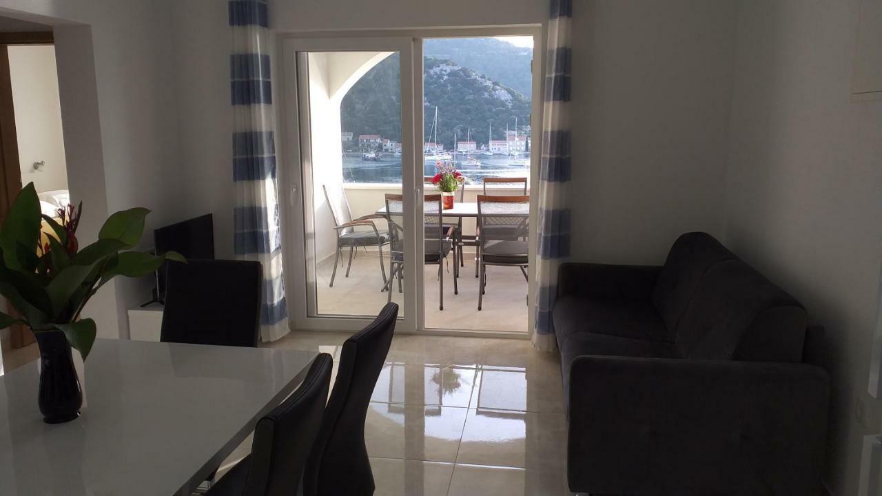 Apartment Zaklopatica Lastovo Exterior photo
